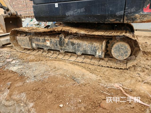 左側(cè)履帶整體?(行走機(jī)構(gòu)) 左側(cè)履帶整體?(行走機(jī)構(gòu))