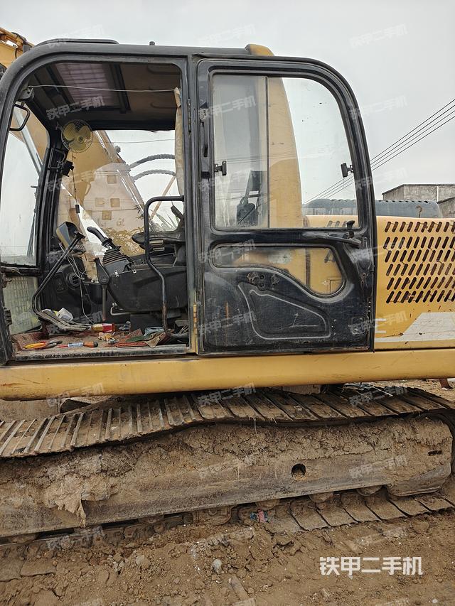 單側(cè)履帶整體（整機(jī)外觀）