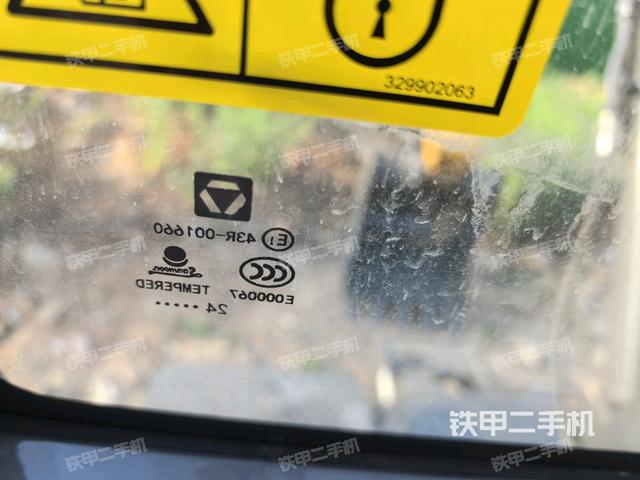 后窗玻璃角標(biāo)(駕駛室部分) 后窗玻璃角標(biāo)(駕駛室部分)