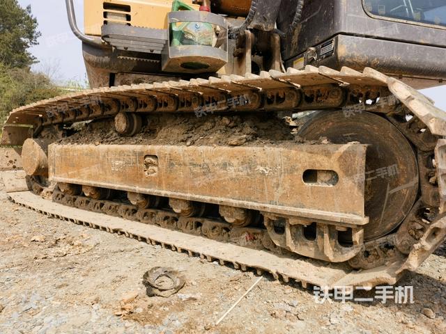 右側(cè)履帶整體?（行走機(jī)構(gòu)）