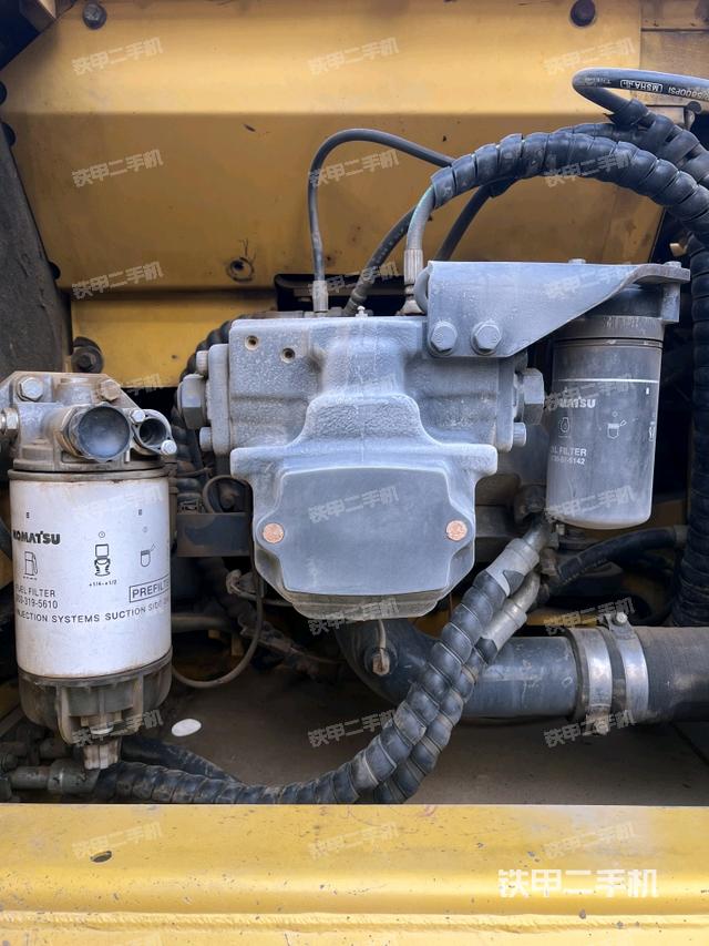 液壓泵艙室正面整體（整機(jī)外觀）