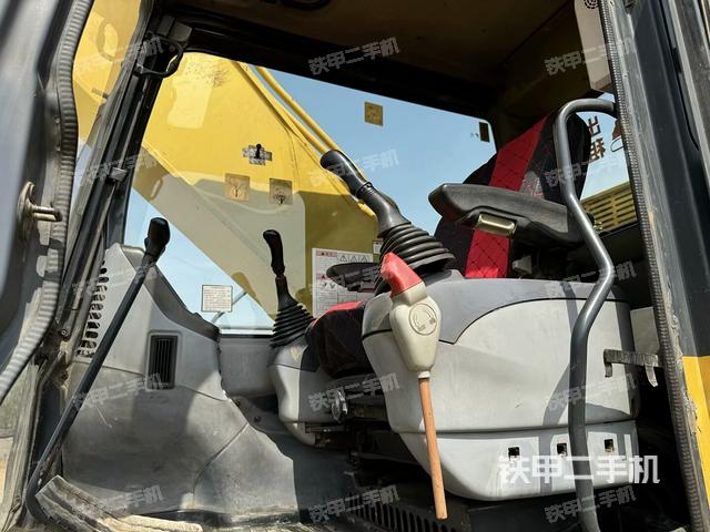 駕駛室整體（整機(jī)外觀）