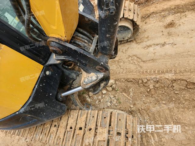 大臂根部?斜（工作和回轉(zhuǎn)裝置）