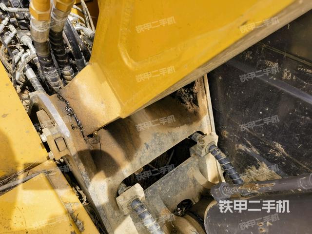 大臂根部?斜（工作和回轉(zhuǎn)裝置）