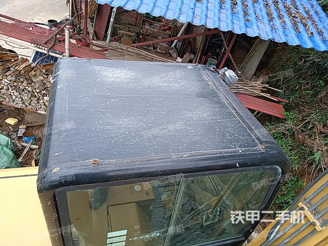 驾驶室顶部（整机外观）