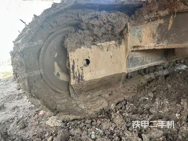 單側(cè)履帶整體（整機(jī)外觀）