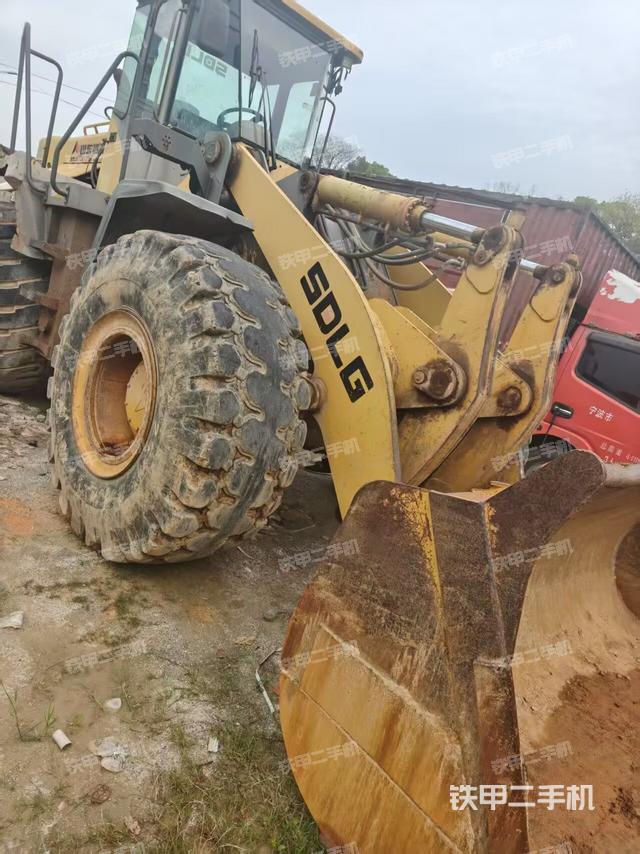 整機(jī)右后45°(整機(jī)外觀及大件) 整機(jī)右后45°(整機(jī)外觀及大件)