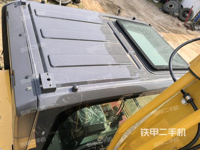 駕駛室頂部（整機外觀）