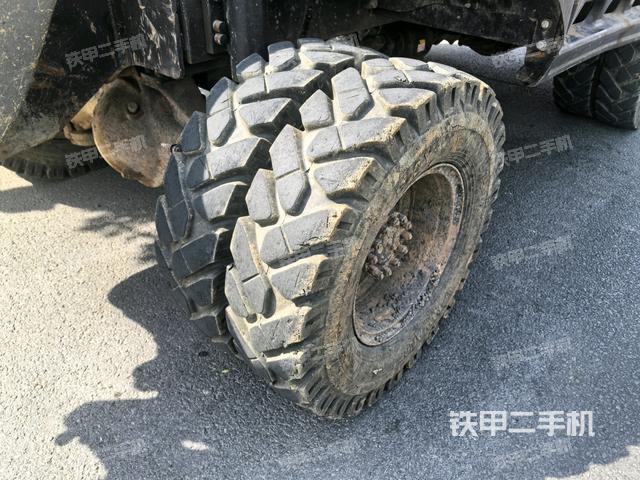 左側(cè)履帶整體?（行走機(jī)構(gòu)）