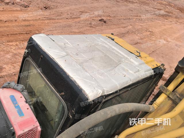 駕駛室頂部（整機外觀）