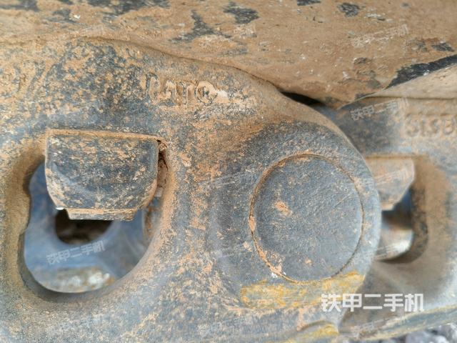 左側(cè)履帶整體?(行走機(jī)構(gòu)) 左側(cè)履帶整體?(行走機(jī)構(gòu))