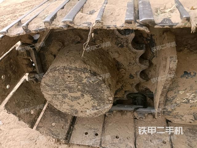 右驅(qū)動(dòng)輪（行走機(jī)構(gòu)）