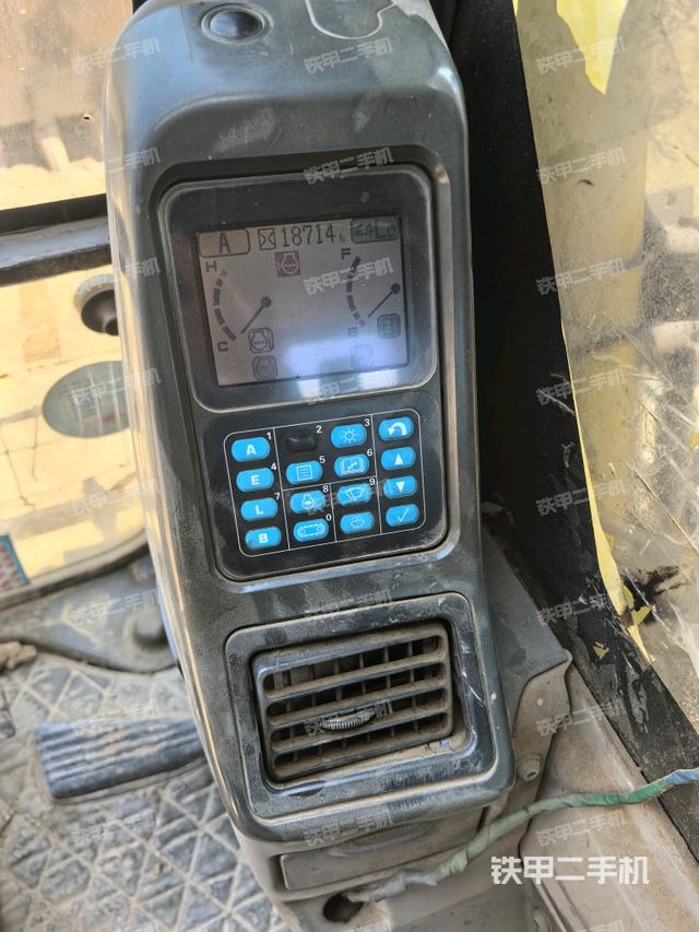 駕駛室整體（整機(jī)外觀）