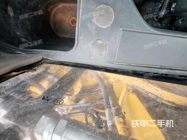 后窗玻璃角標(駕駛室部分) 后窗玻璃角標(駕駛室部分)