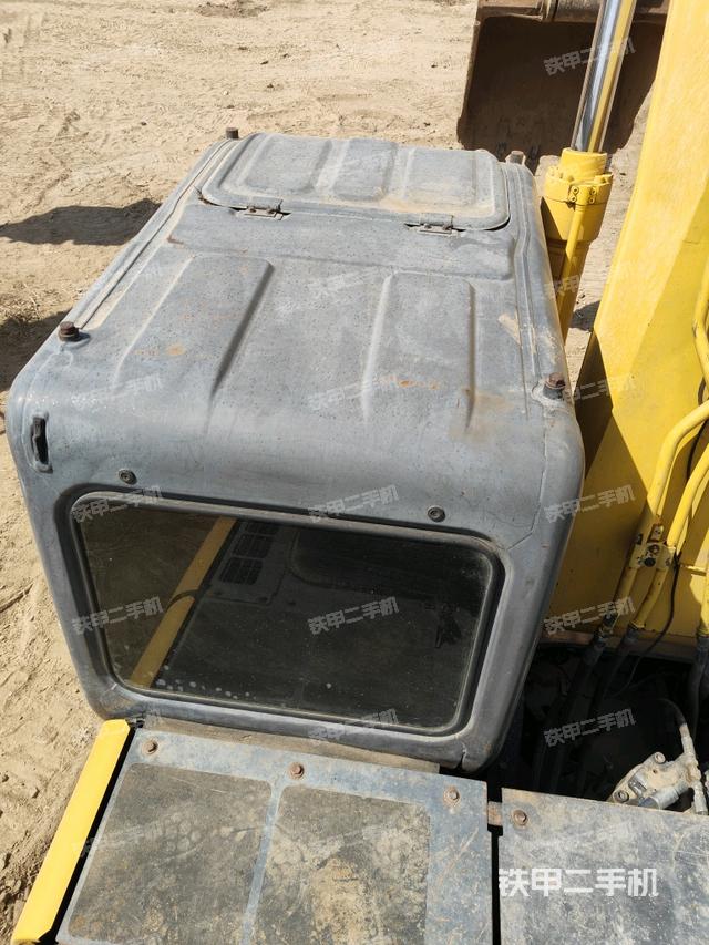 駕駛室頂部（整機(jī)外觀）