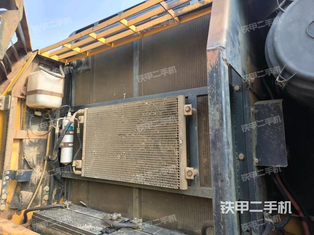 液壓泵斜45?右（大件艙室）