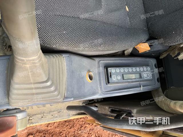 座椅左側(cè)控制臺/音響/含左手柄（駕駛室部分）