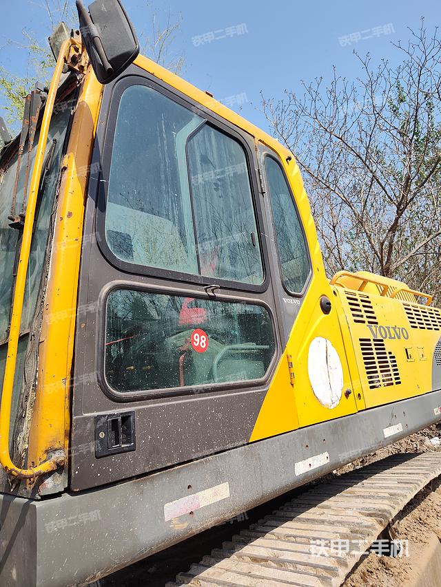 驾驶室整体（整机外观）