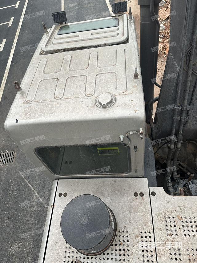 駕駛室頂部（整機(jī)外觀）