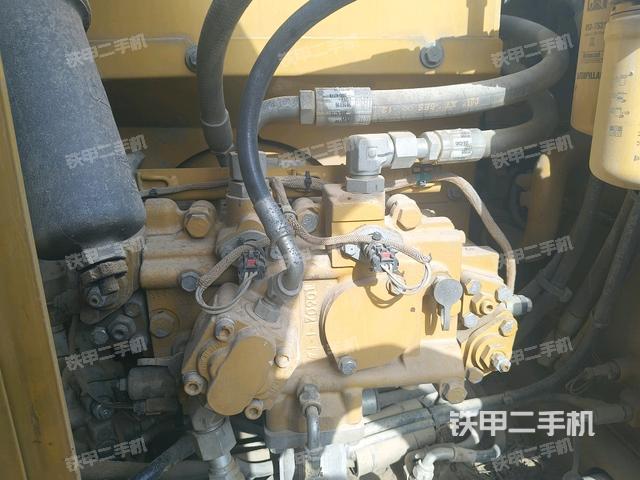 液壓泵斜45?左(大件艙室) 液壓泵斜45?左(大件艙室)