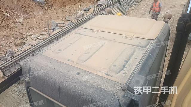 驾驶室顶部（整机外观）