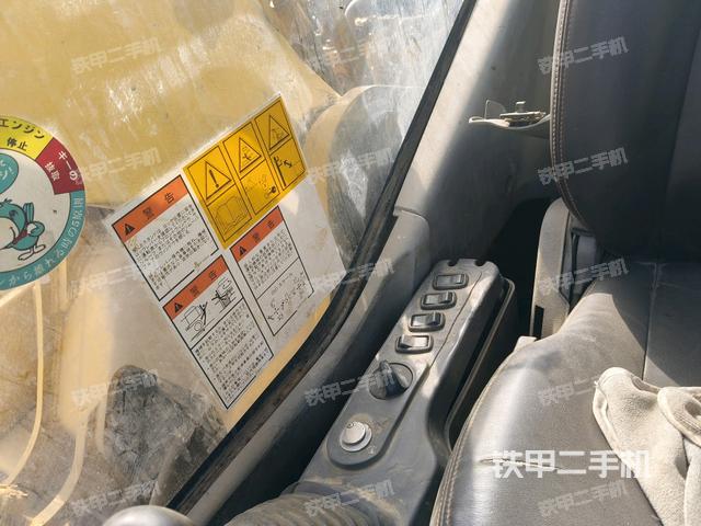 座椅后部(駕駛室部分) 座椅后部(駕駛室部分)