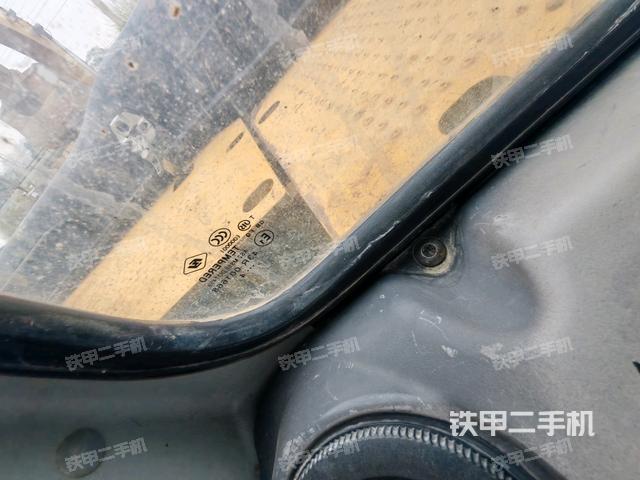 座椅右側控制臺/鑰匙門/油門/含右手柄(駕駛室部分) 座椅右側控制臺/鑰匙門/油門/含右手柄(駕駛室部分)