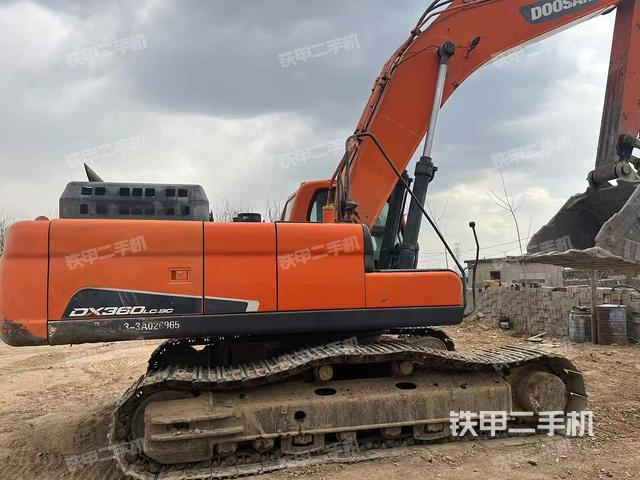 整機(jī)右后45°(整機(jī)外觀) 整機(jī)右后45°(整機(jī)外觀)