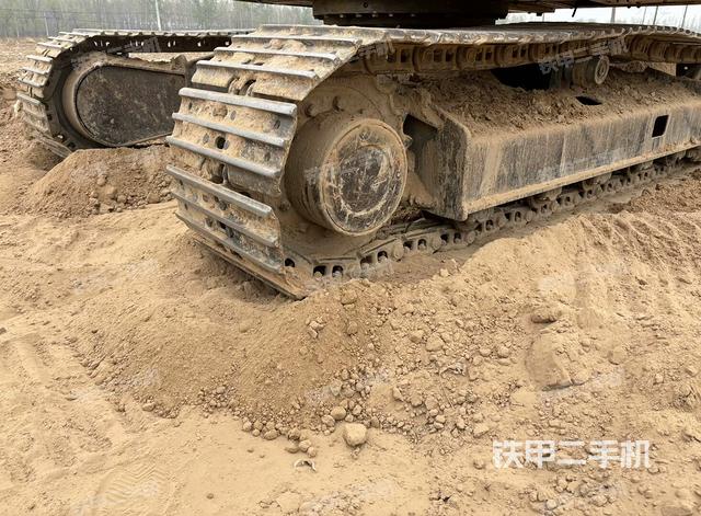 單側履帶整體(整機外觀) 單側履帶整體(整機外觀)