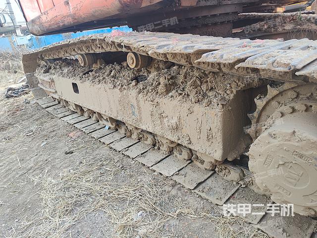 單側(cè)履帶整體(整機外觀) 單側(cè)履帶整體(整機外觀)