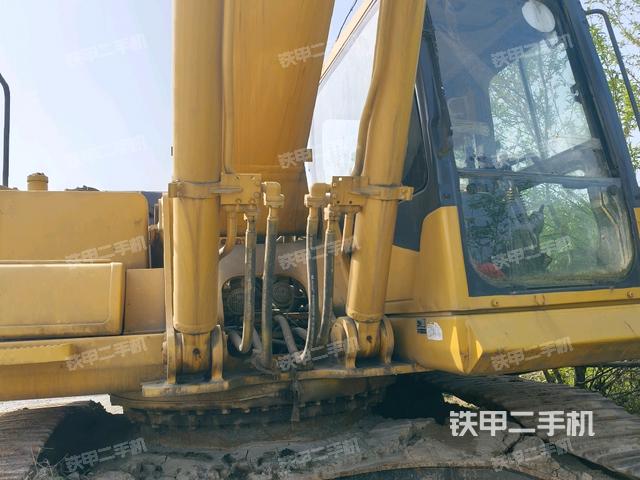 大臂根部?斜視(工作和回轉(zhuǎn)裝置) 大臂根部?斜視(工作和回轉(zhuǎn)裝置)