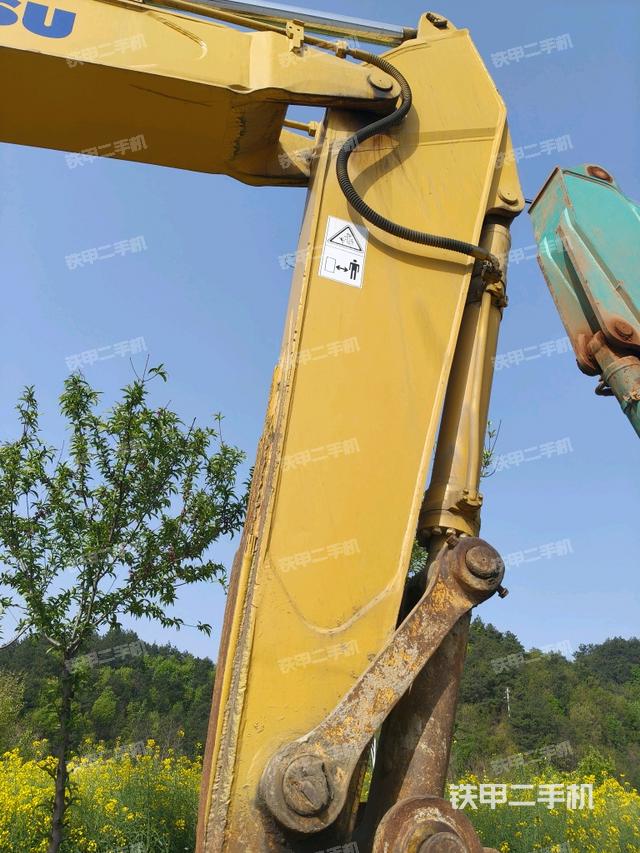 大臂油缸整體?豎拍(工作和回轉(zhuǎn)裝置) 大臂油缸整體?豎拍(工作和回轉(zhuǎn)裝置)