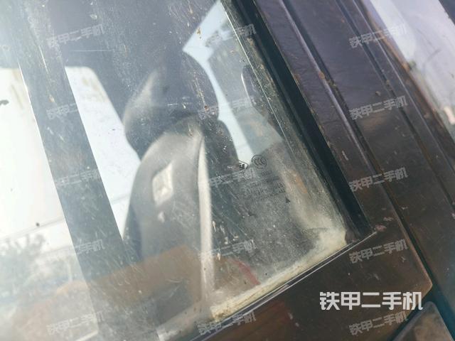 右側玻璃角標(駕駛室部分) 右側玻璃角標(駕駛室部分)