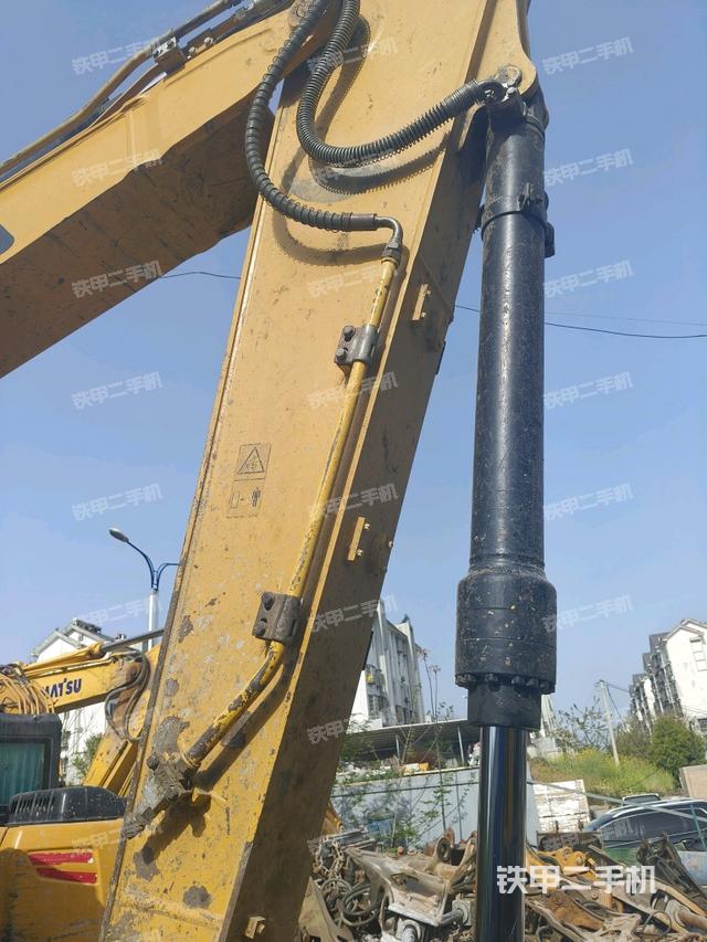 大臂整體?右側(工作和回轉裝置) 大臂整體?右側(工作和回轉裝置)