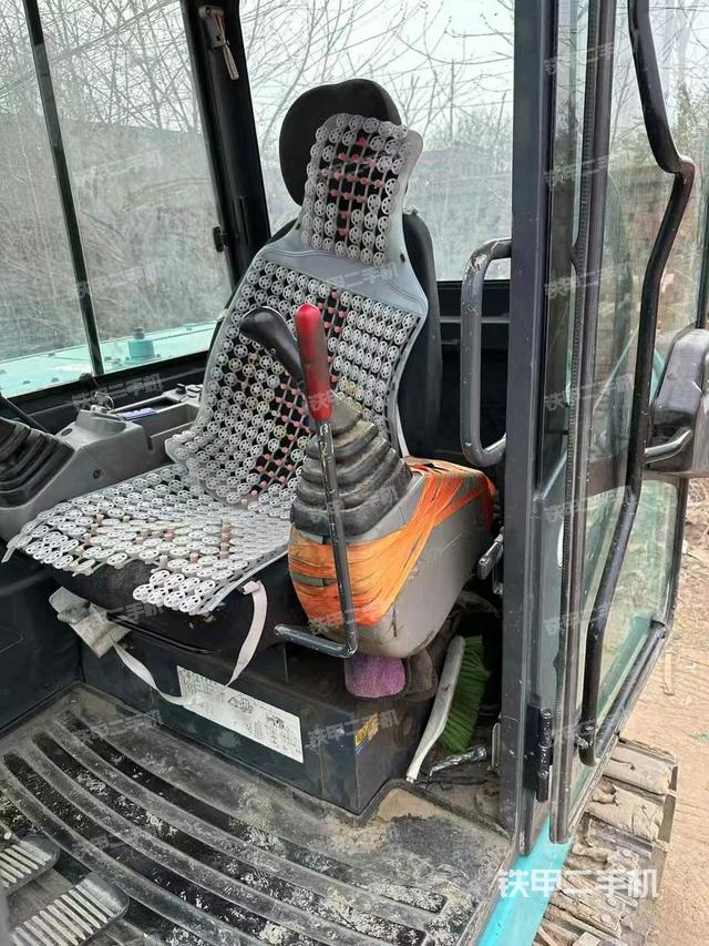 駕駛室整體（整機(jī)外觀）