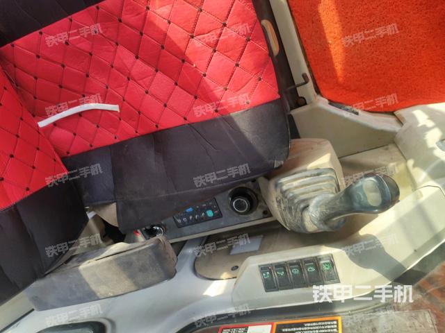 座椅左側(cè)控制臺/音響/含左手柄（駕駛室部分）