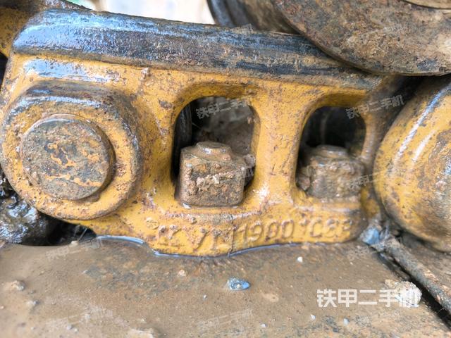 左驅(qū)動輪（行走機構(gòu)）