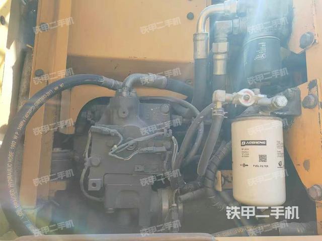 液壓泵艙室正面整體（整機(jī)外觀）