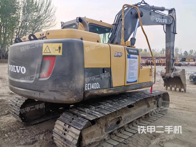 整機右后45°（整機外觀）