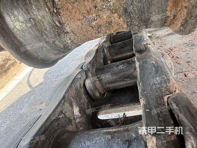 右側(cè)行走馬達(dá)蓋板(行走機(jī)構(gòu)) 右側(cè)行走馬達(dá)蓋板(行走機(jī)構(gòu))