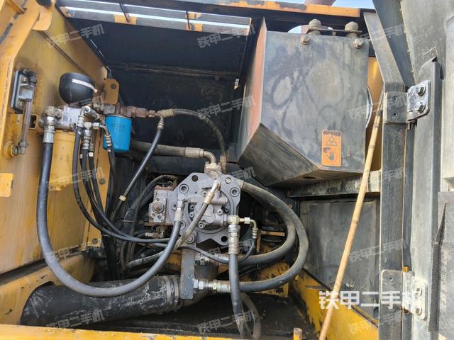 液壓泵斜45?左（大件艙室）