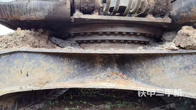 駕駛室頂部（整機外觀）