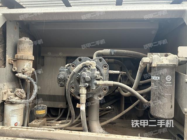 液壓泵艙室正面整體（整機(jī)外觀）