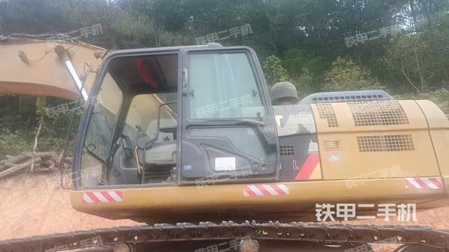 驾驶室整体（整机外观）