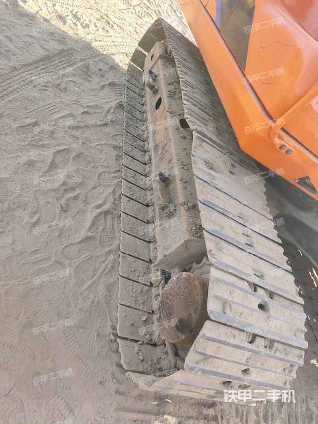 左側(cè)履帶整體?（行走機構(gòu)）