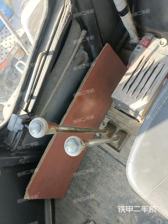 駕駛室工作臺（整機(jī)外觀及大件）