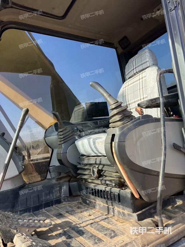 駕駛室整體（整機(jī)外觀）