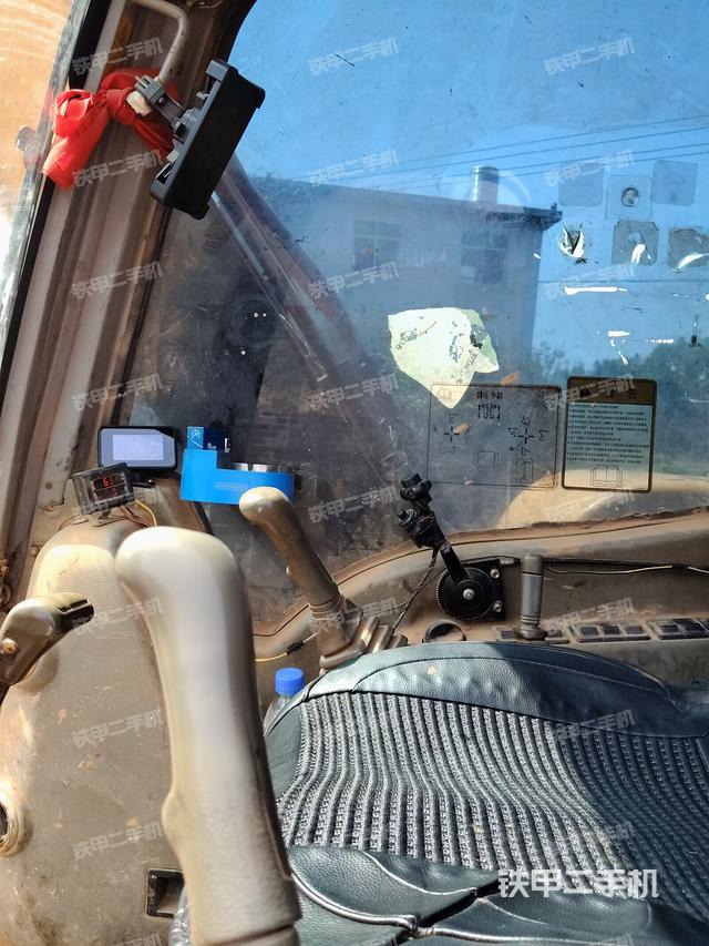 駕駛室整體（整機(jī)外觀）