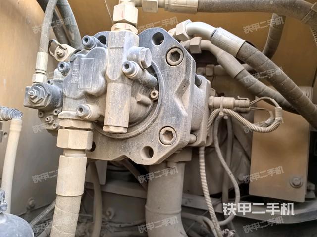 液壓泵艙室正面整體（整機(jī)外觀）