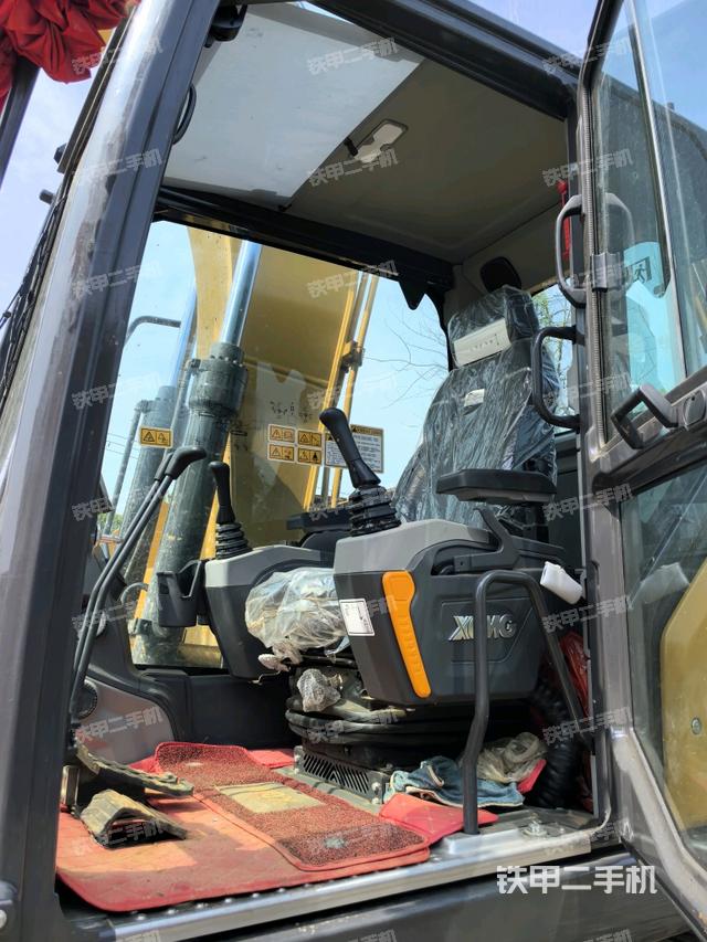 駕駛室整體（整機外觀）